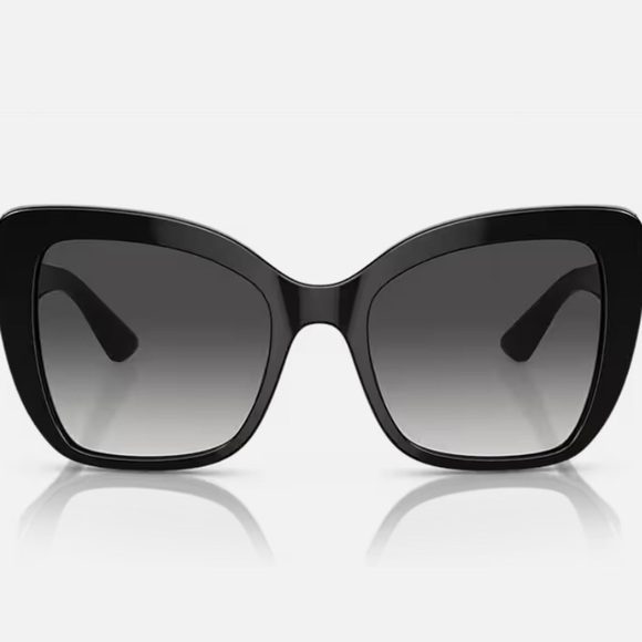 Authentic Dolce&Gabbana Black cat eye frame grey lense
DG4348 - Picture 1 of 11